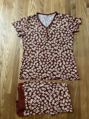 Little Sleepies Rust Floral V-Neck Pajama Set Womens size L; EUC
